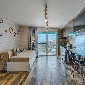 https://captain-americas-apartment.in-canary-islands.com