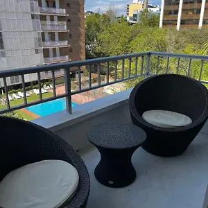 Apartamento Precioso Y Tranquilo Zona Alta Diagonal, Barcelona