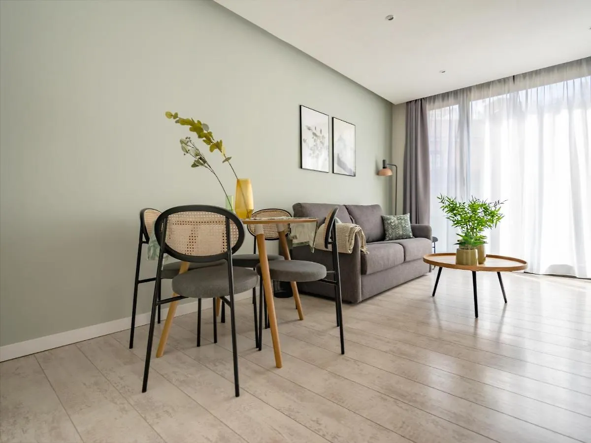 Limehome Barcelona Rector Triado 0*,