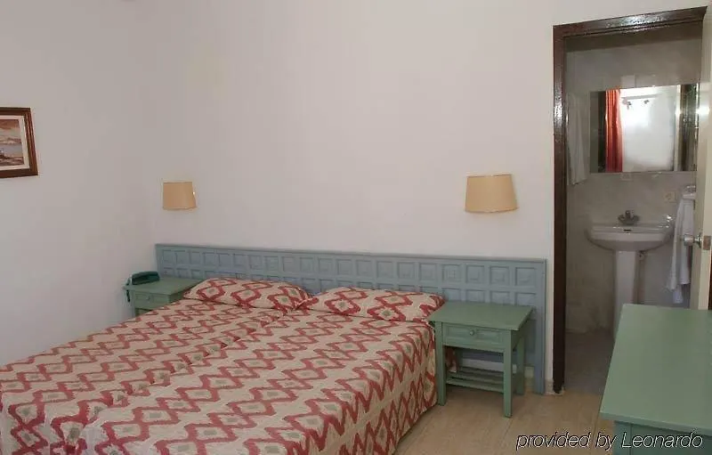Limehome Barcelona Rector Triado 0*,